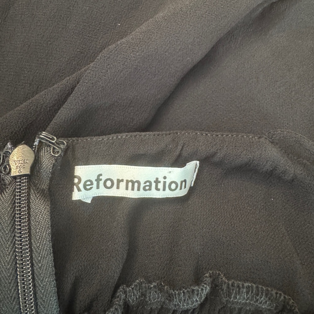 Reformation Black Ruffled 𝐌𝐈𝐍𝐈 𝐃𝐑𝐄𝐒𝐒 𝐒𝐈𝐙𝐄 𝟒 𝐋𝐈𝐊𝐄 𝐍𝐄𝐖 - Picture 10 of 10